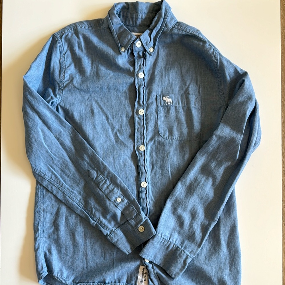 abercrombie kids, size 11/12, chambray blue long-sleeve icon shirt